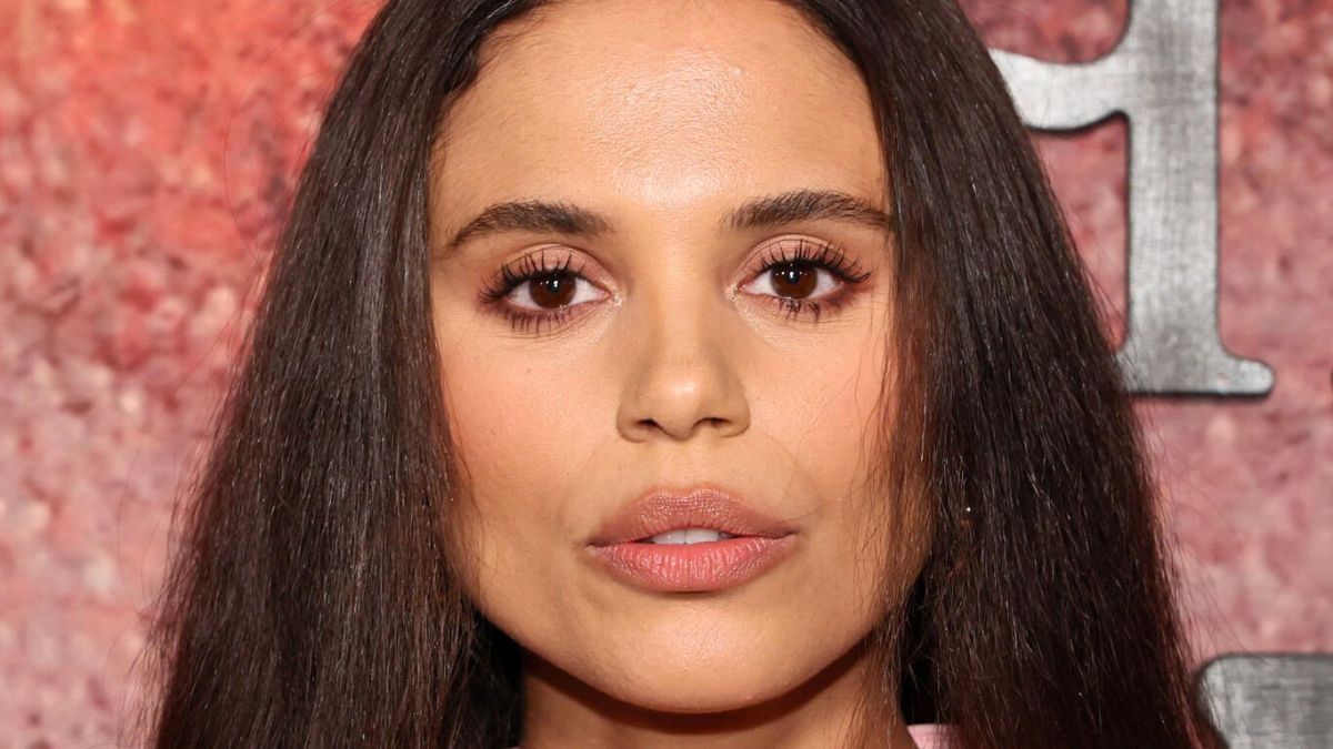 Jessica Plummer actúa en la serie de Netflix Me haces falta. Foto: Getty Images.