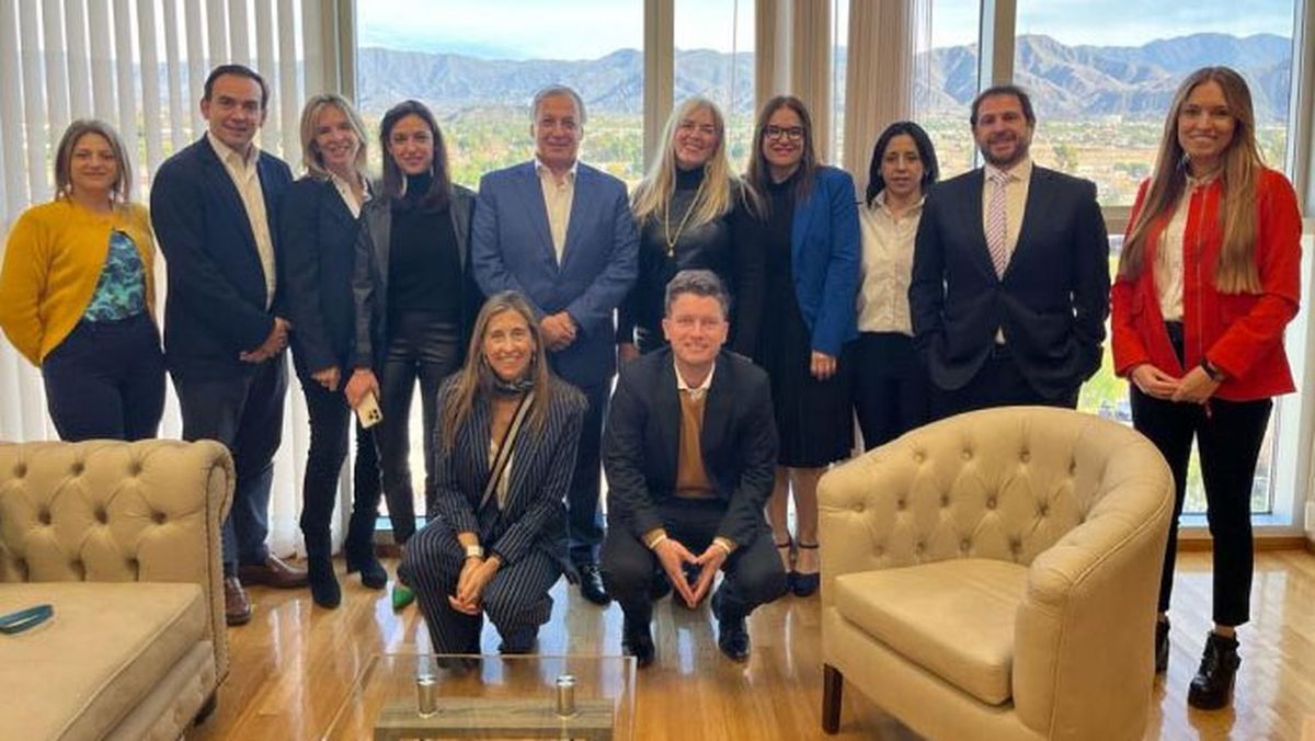 Marcelo DAgostino en el Polo Judicial con la comitiva de CABA que llegó en Mendoza. Allí los recibió el procurador Alejandro Gullé.