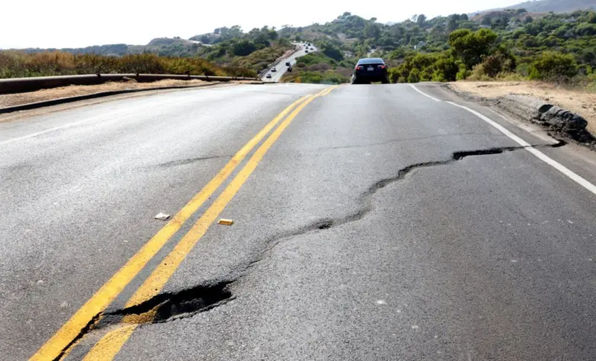 Las carreteras de Rancho Palos Verdes se han dañado por el deslizamiento de tierra. Crédito: Getty Images. Las carreteras de Rancho Palos Verdes se han dañado por el deslizamiento de tierra. Crédito: Getty Images.