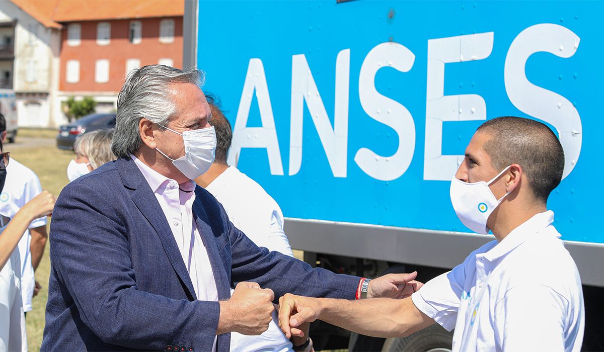 Salario Universal: qué es y para quiénes sería el nuevo IFE