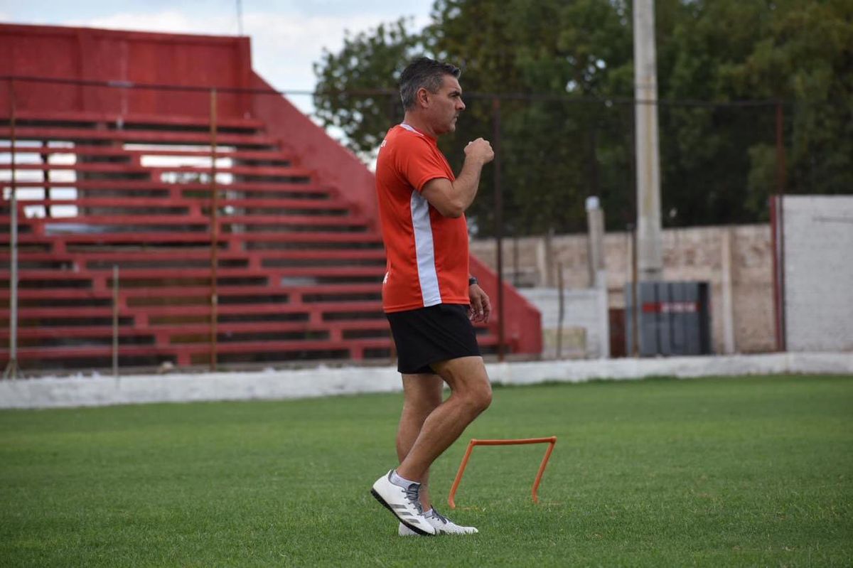 El Toti Arias consideró que cuanta con un plantel competitivo para afrontar el Federal A.