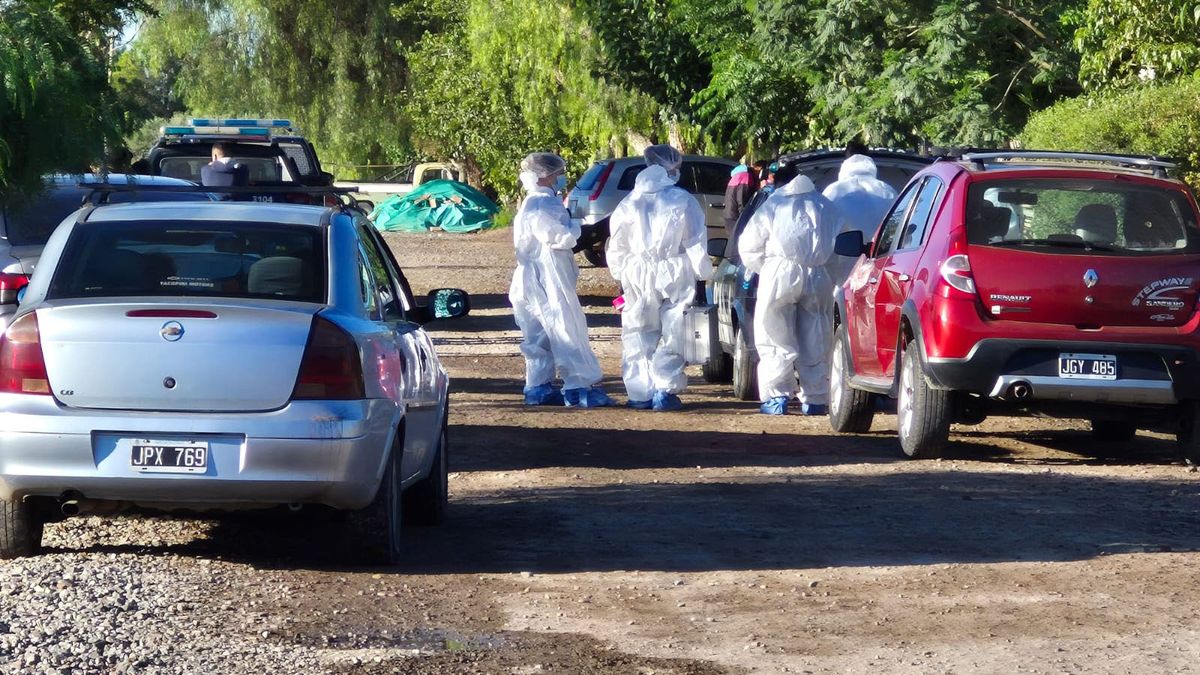 Policía Científica trabajó en la casa de Antonia Falcón, en Guaymallén, en busca de indicios por el presunto femicidio.