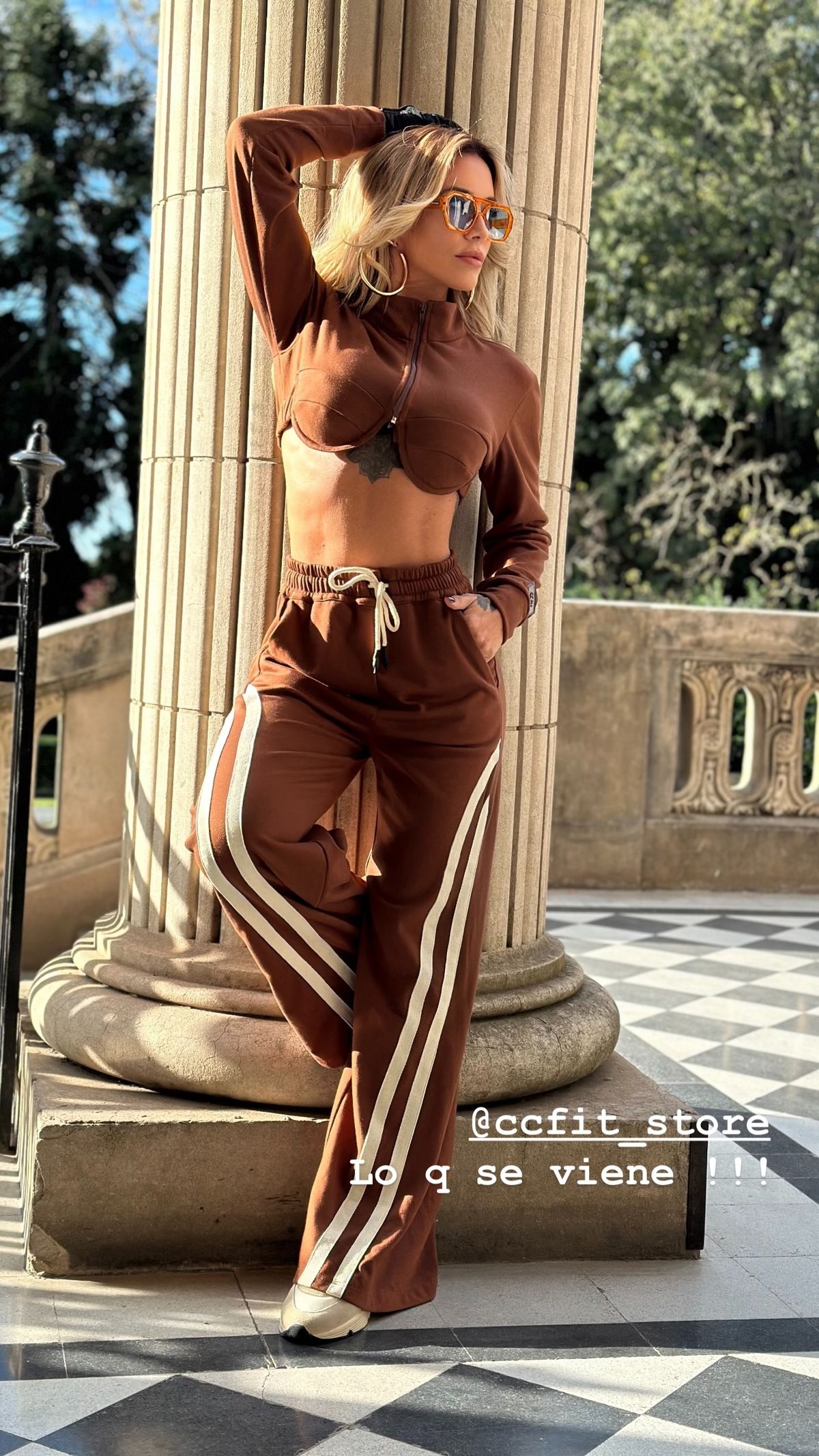 En pleno otoño, Claudia Ciardone confirma que el sporty chic se lleva ultra XS y al ras. En pleno otoño, Claudia Ciardone confirma que el sporty chic se lleva ultra XS y al ras.