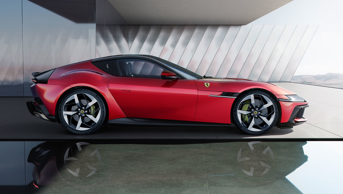 La semana pasada, Ferrari presentó un nuevo modelo que se llevó todo tipo de miradas