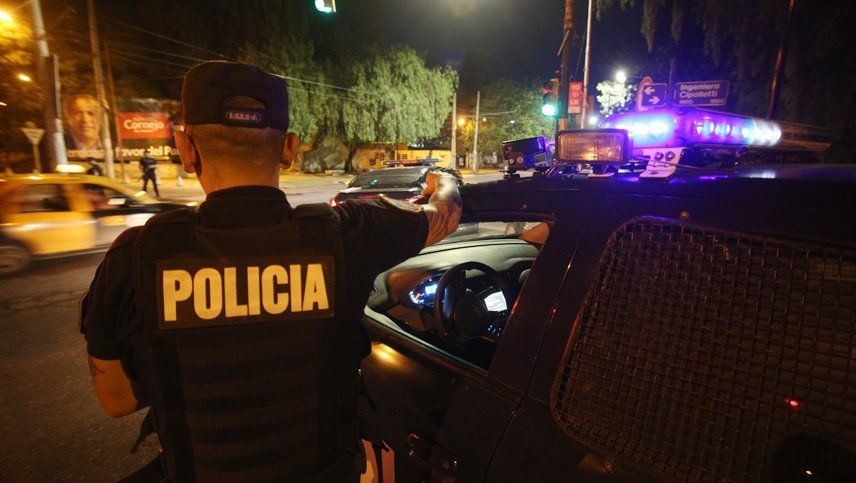 Coronavirus en Mendoza: más de 20 jóvenes detenidos en una juntada clandestina en Maipú