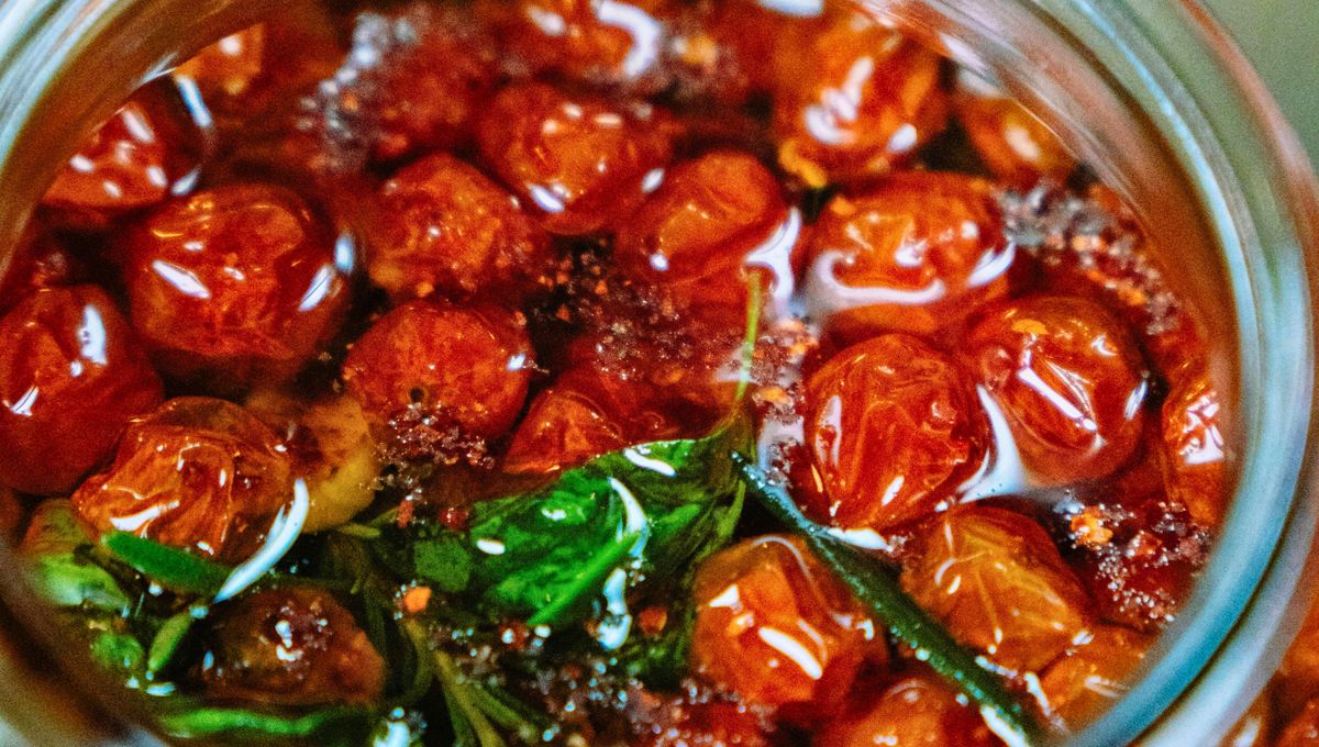 El ácido del vinagre mantiene los alimentos seguros y en perfecto estado por más tiempo. El ácido del vinagre mantiene los alimentos seguros y en perfecto estado por más tiempo. 