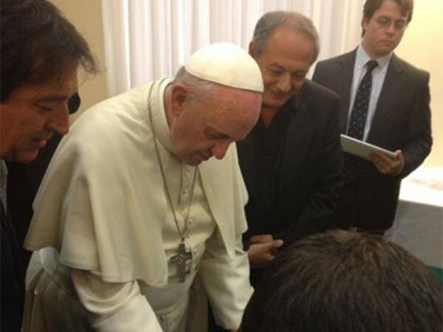 El Papa plantó un olivo virtual por la paz y busca sumar a los jóvenes