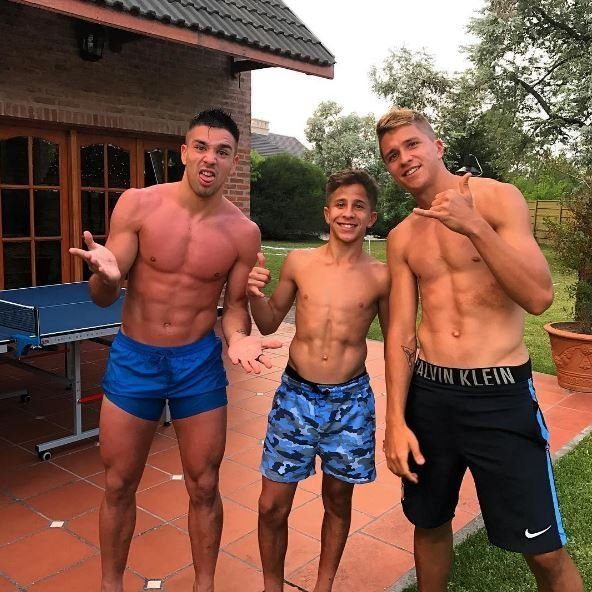 Como Papa Y Mama Los Simeone Presumen De Sus Abdominales En Instagram