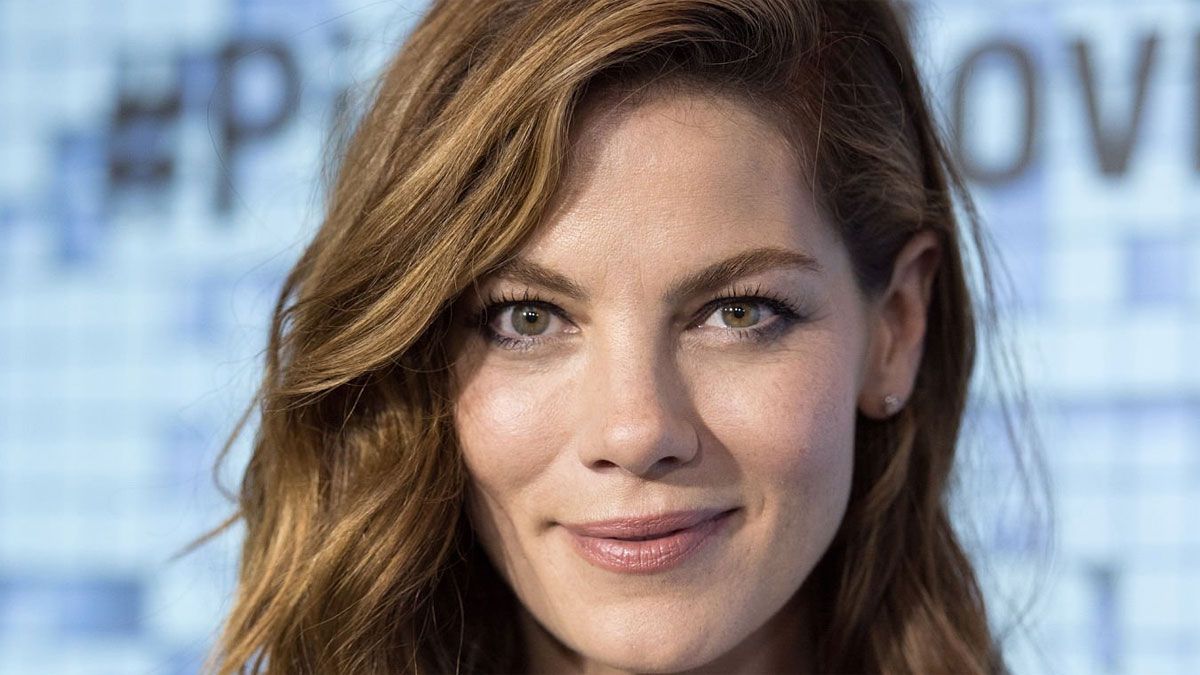 La actriz Michelle Monaghan interpreta a Lina y Gina en la serie Ecos, de Netflix.