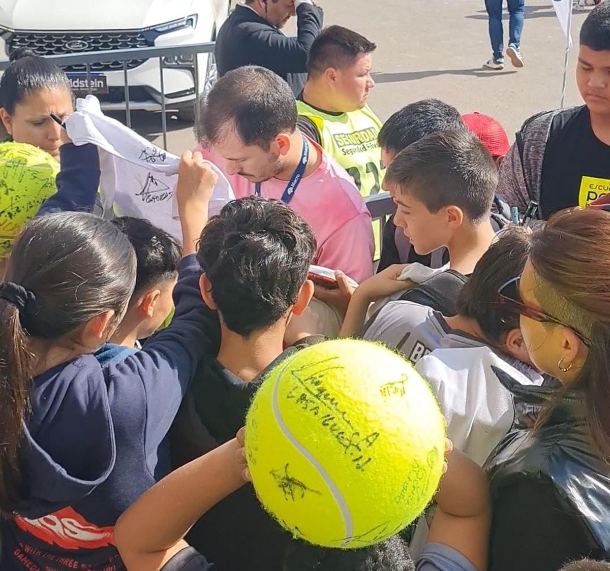 Las firmas y las selfies estuvieron a la orden del día Las firmas y las selfies estuvieron a la orden del día