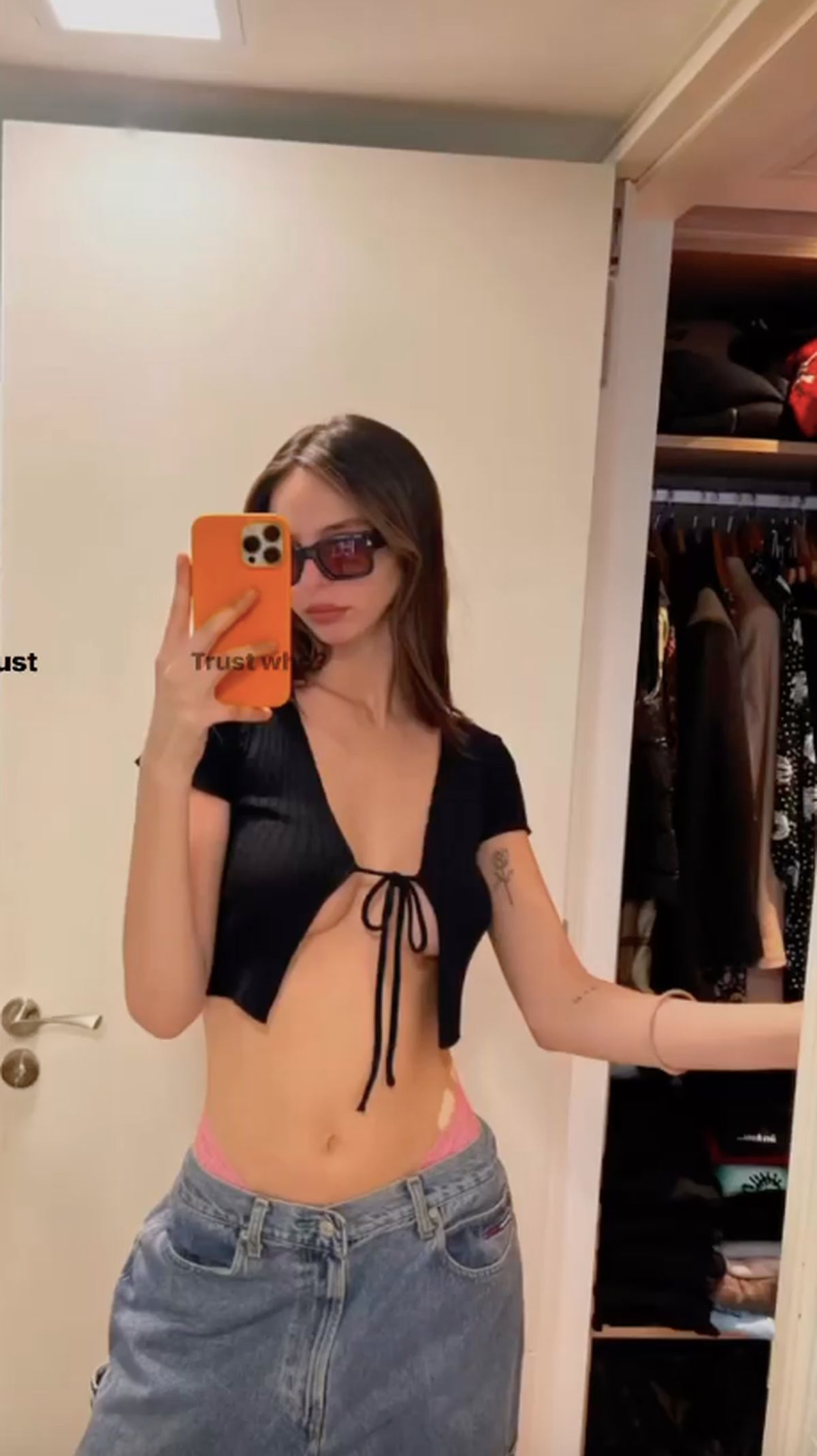 Se viralizó una foto de Juanita Tinelli sin corpiño.