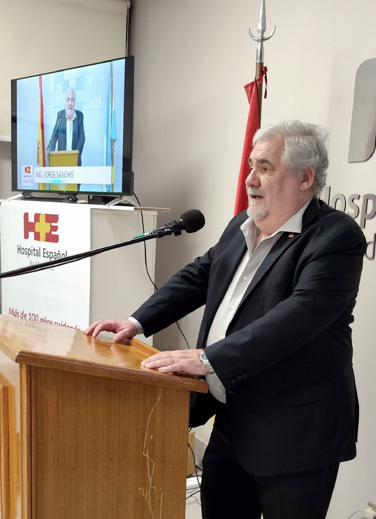 Ingeniero Jorge Sanchis y presidente de la Junta Directiva del Hospital.