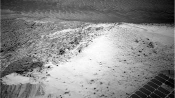 El Opportunity llegó a la cima de colina marciana