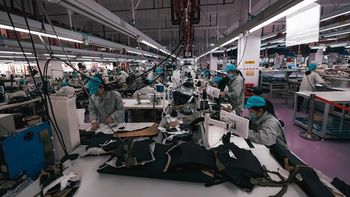 China sufre su mayor caída industrial en 8 meses por la guerra comercial con Estados Unidos