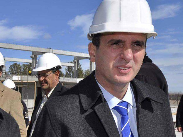 El candidato que quiere “abrazar a todos”