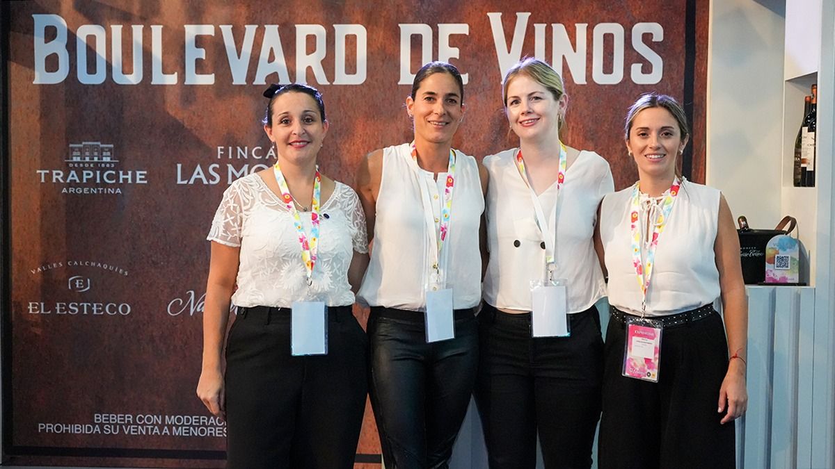 Marianela Aravena, Pamela Farro, Martina Gómez Saa y Soledad López de Grupo Peñaflor. Foto: Martín Pravata/Diario Uno. Marianela Aravena, Pamela Farro, Martina Gómez Saa y Soledad López de Grupo Peñaflor. Foto: Martín Pravata/Diario Uno.