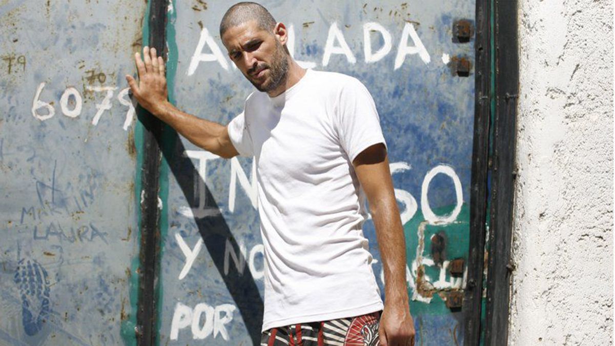 Gil Pereg en su predio de calle Roca 6079, frente al cementerio de Guaymallén, cuando todavía no sabían qué había pasado con su madre y su tía. Gil Pereg en su predio de calle Roca 6079, frente al cementerio de Guaymallén, cuando todavía no sabían qué había pasado con su madre y su tía.