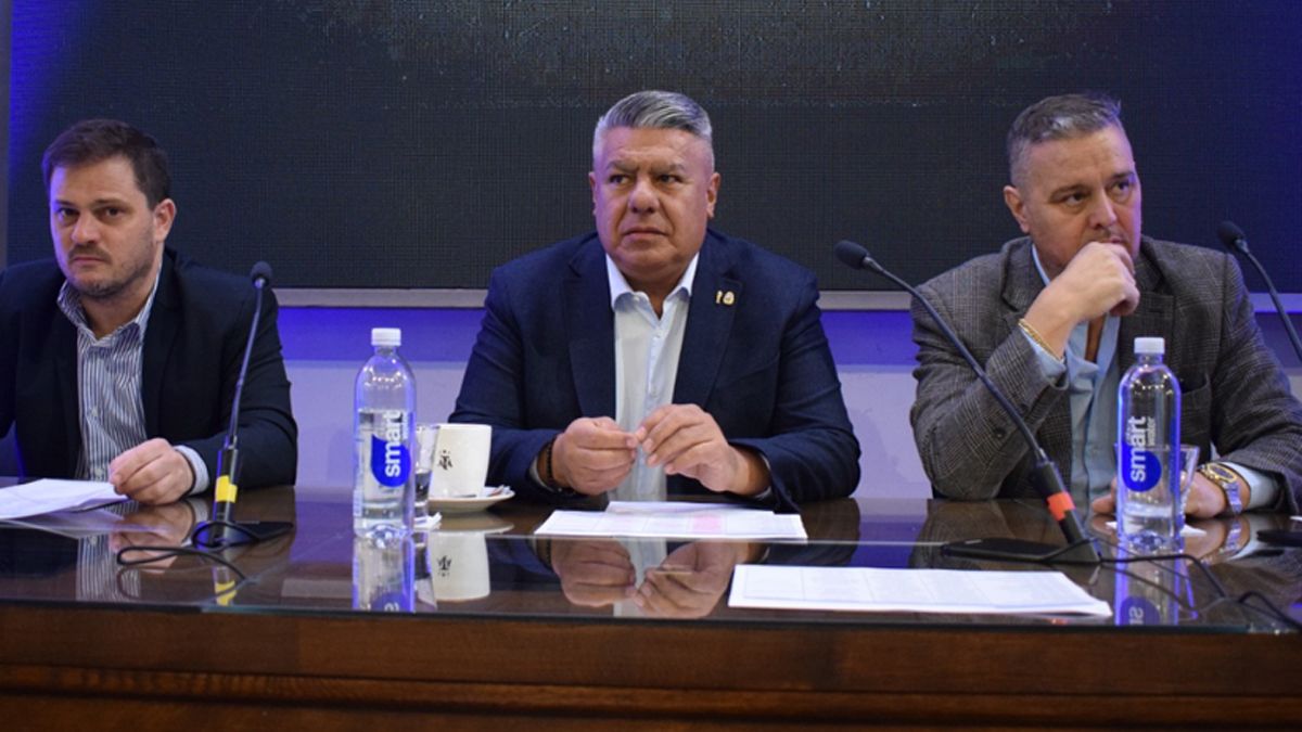 Chiqui Tapia y la AFA dejaron en claro su posición contraria a las SAD. Chiqui Tapia y la AFA dejaron en claro su posición contraria a las SAD.