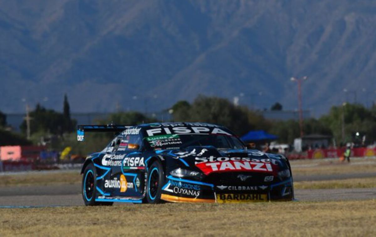 Julián Santero es el primer piloto en repetir victoria en la temporada del Turismo Carretera. Julián Santero es el primer piloto en repetir victoria en la temporada del Turismo Carretera.