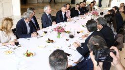 Cobos anticipó que habrá nuevas medidas económicas tras almorzar con Macri