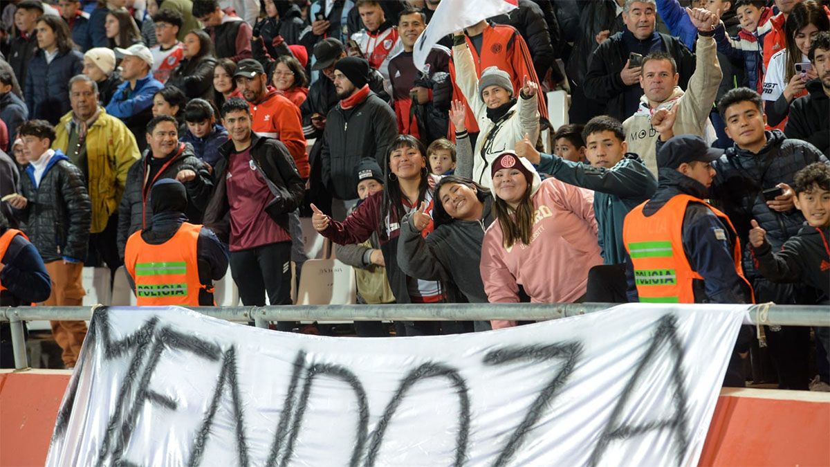 Habrá neutrales entre Godoy Cruz y River este miércoles. Habrá neutrales entre Godoy Cruz y River este miércoles.