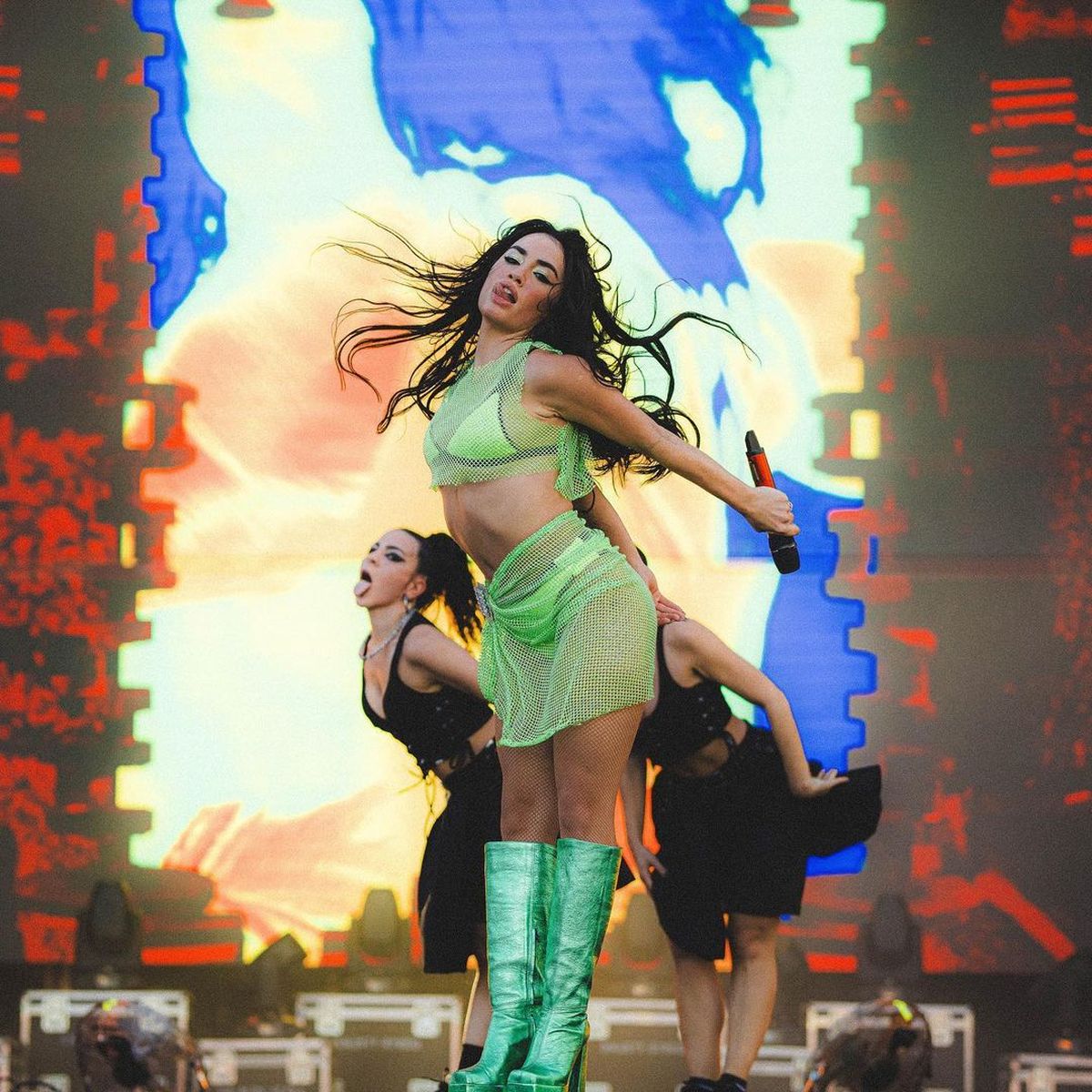 Lali Espósito dejó que se transparentara su ropa interior fluor y explotó Valencia. Lali Espósito dejó que se transparentara su ropa interior fluor y explotó Valencia.