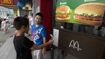 Despidos masivos de una empresa tras el escándalo de la carne podrida en China