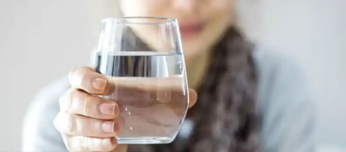 Beneficio de tomar agua en ayunas. Beneficio de tomar agua en ayunas.