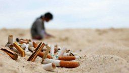 Alertan por contaminación con colillas de cigarrillos en las playas