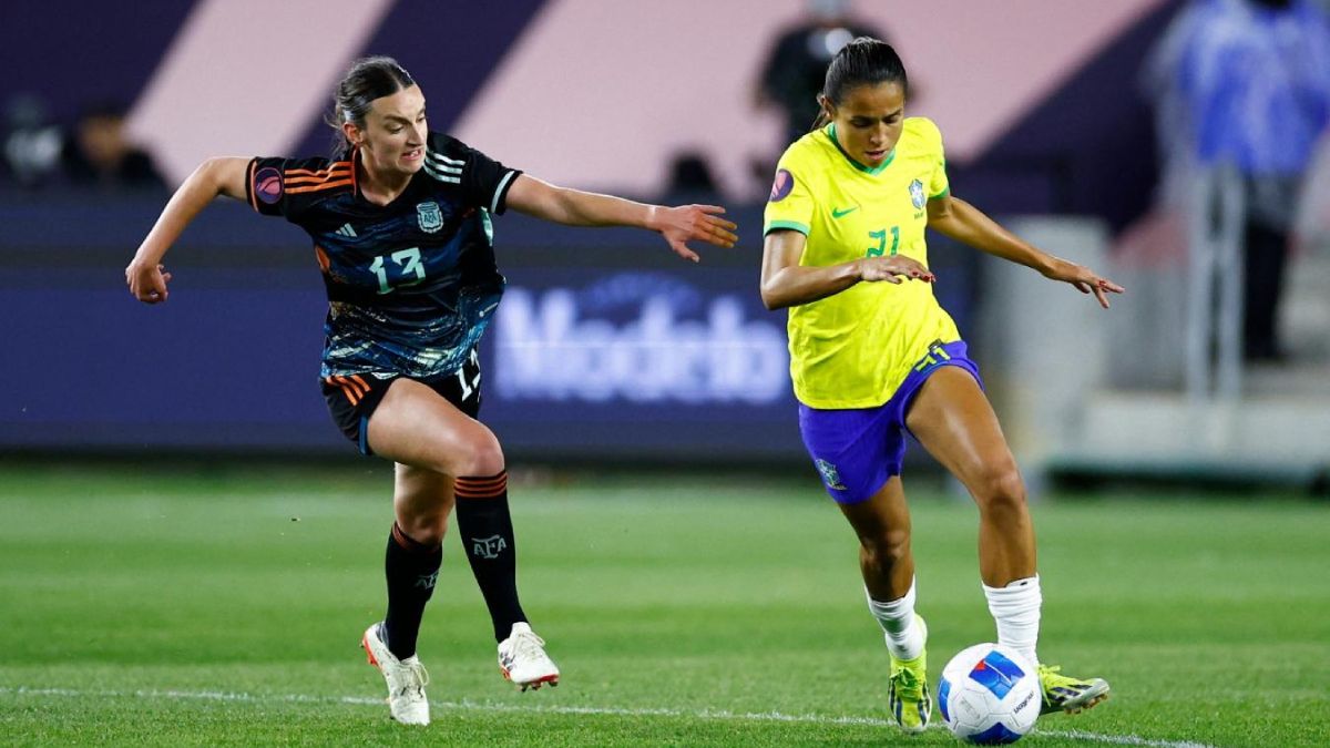 Brasil goleó a la Selección argentina femenina y pasó a las semifinales de la Copa de Oro de Concacaf.