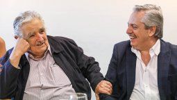 Mujica: Es un honor tener un amigo que consiguió una changuita de presidente