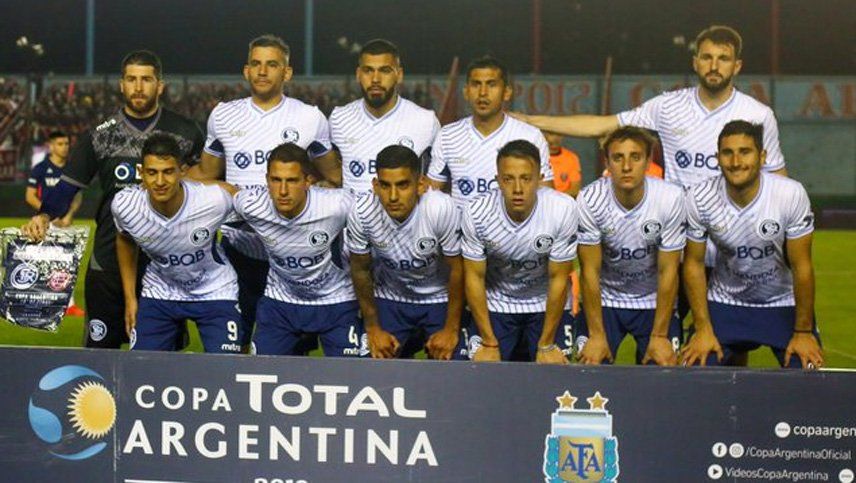 ¡Qué linda es! La Lepra estuvo de estreno en el partido de Copa Argentina