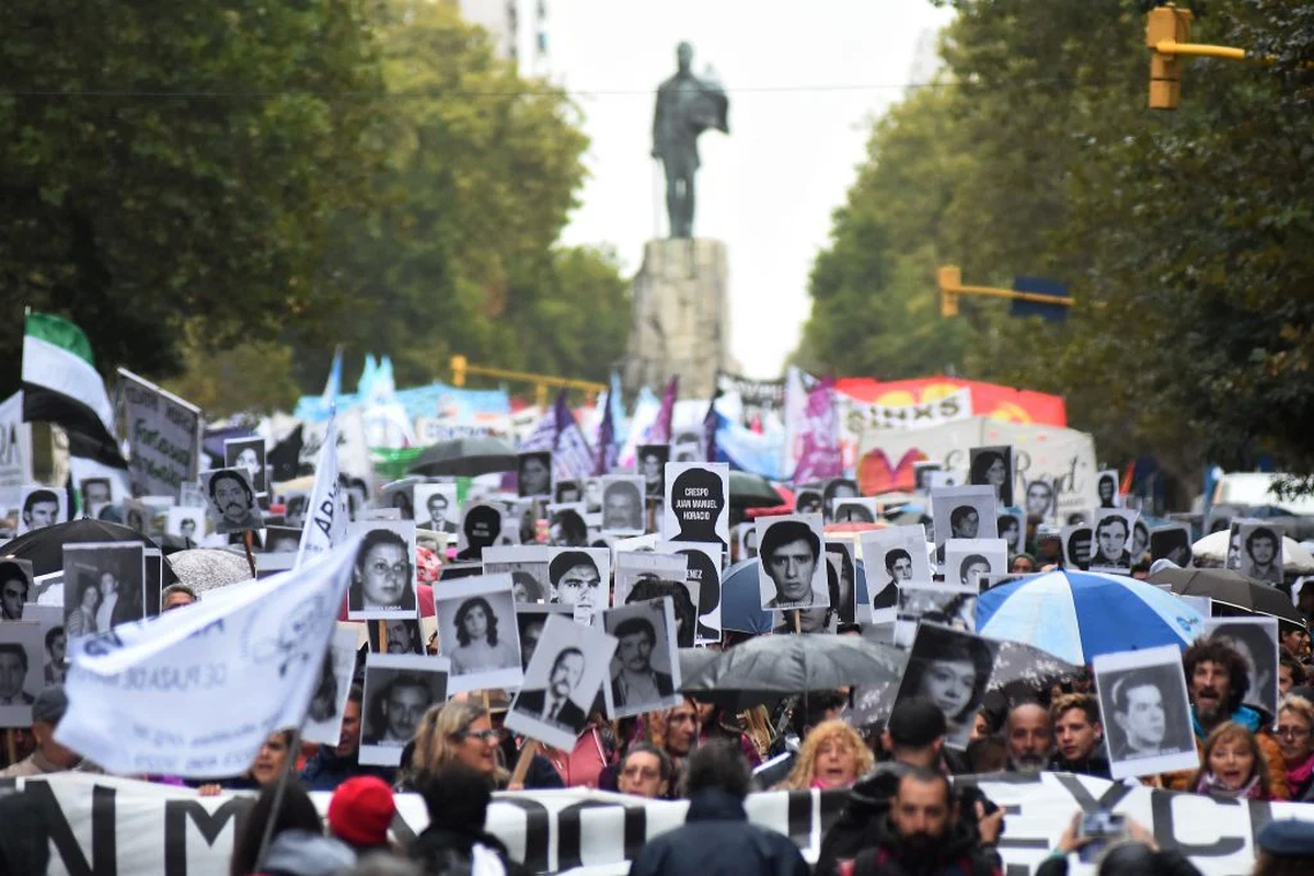 La izquierda y el kirchnerismo no compartirán la movilización pero confluirán en Plaza de Mayo para conmemorar el Día de la Memoria por la Verdad y la Justicia (Foto: Telam)