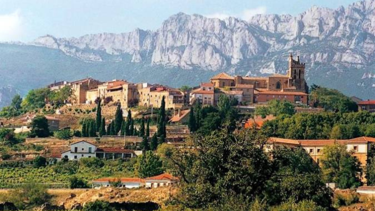 Laguardia es uno de los pueblos más bonitos en la Rioja Alavesa. Laguardia es uno de los pueblos más bonitos en la Rioja Alavesa.