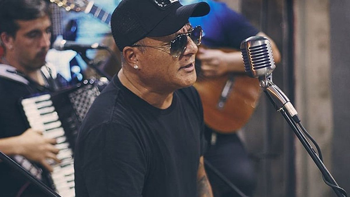 Quién es Sergio Torres, encargado de cantar el Himno 