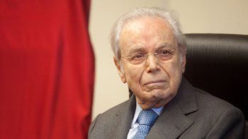 Murió el peruano Pérez de Cuéllar, mediador en la Guerra de Malvinas
