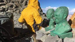 Bajaron los bustos de Perón y Evita que habían llevado a la cumbre del Aconcagua