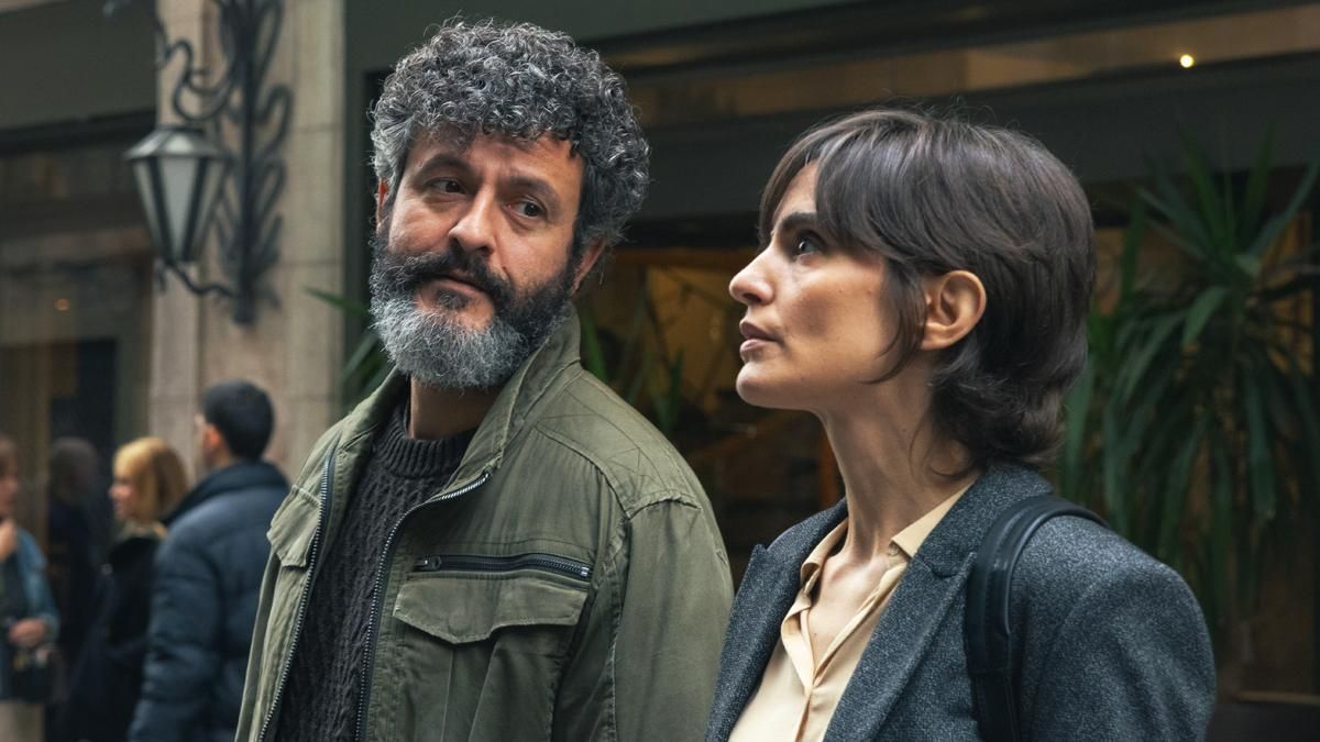 Isak Férriz y Verónica Echegui. Los dos actores españoles que brillan en la serie Ciudad de sombras. Isak Férriz y Verónica Echegui. Los dos actores españoles que brillan en la serie Ciudad de sombras. 