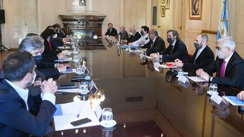 Juan Manzur encabeza la primera reunión del nuevo Gabinete