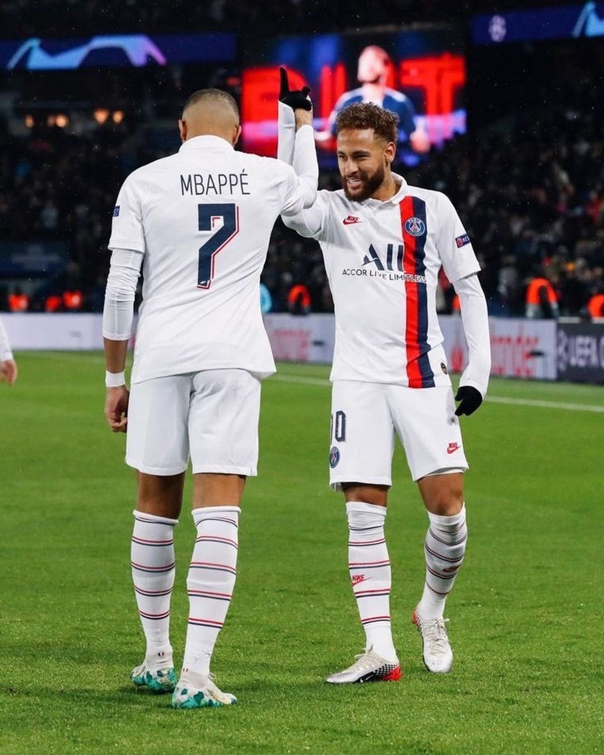 Neymar y Mbapp&eacute; compartieron en el PSG.