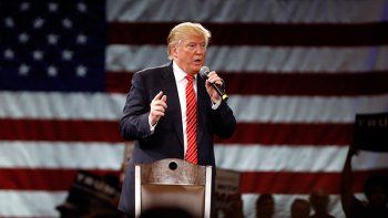 Choques entre simpatizantes y detractores de Trump dejan al menos 20 detenidos