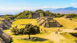 Los zapotecas tenían conocimientos avanzados de astronomía mucho antes que los mayas. Los zapotecas tenían conocimientos avanzados de astronomía mucho antes que los mayas.