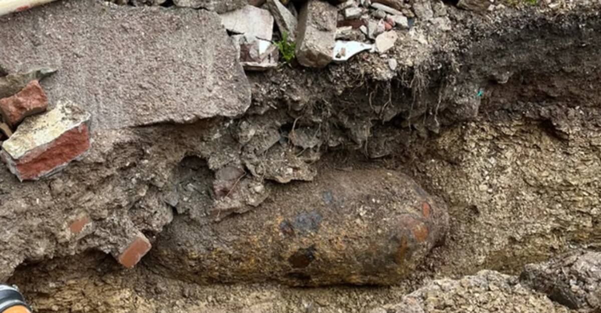 Finalmente, la bomba fue desactiva en el mar. Finalmente, la bomba fue desactiva en el mar. 