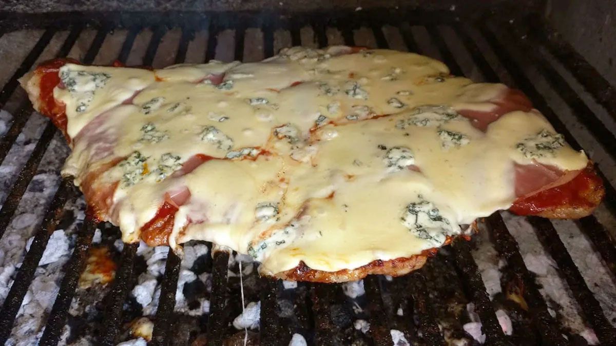 El matambre a la pizza es una de las recetas más utilizadas en el asado argentino.