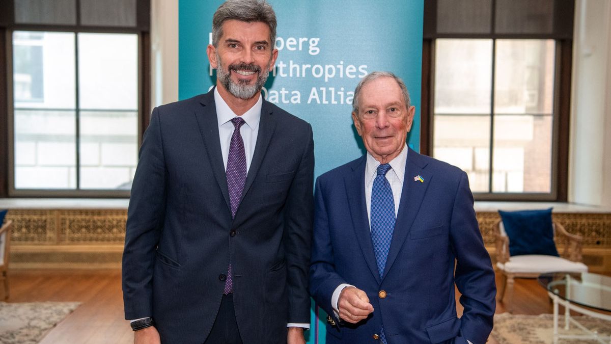 El intendente de la Ciudad de Mendoza, Ulpiano Suarez, junto a Michael Bloomberg.
