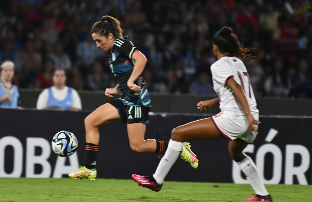 La Selección argentina femenina, que tuvo a Estefanía Banini de titular, empató con Venezuela