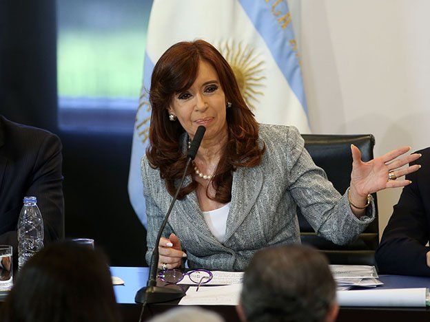 Queremos pagarles a todos los bonistas, pero no a tasas usurarias, resaltó Cristina Kirchner