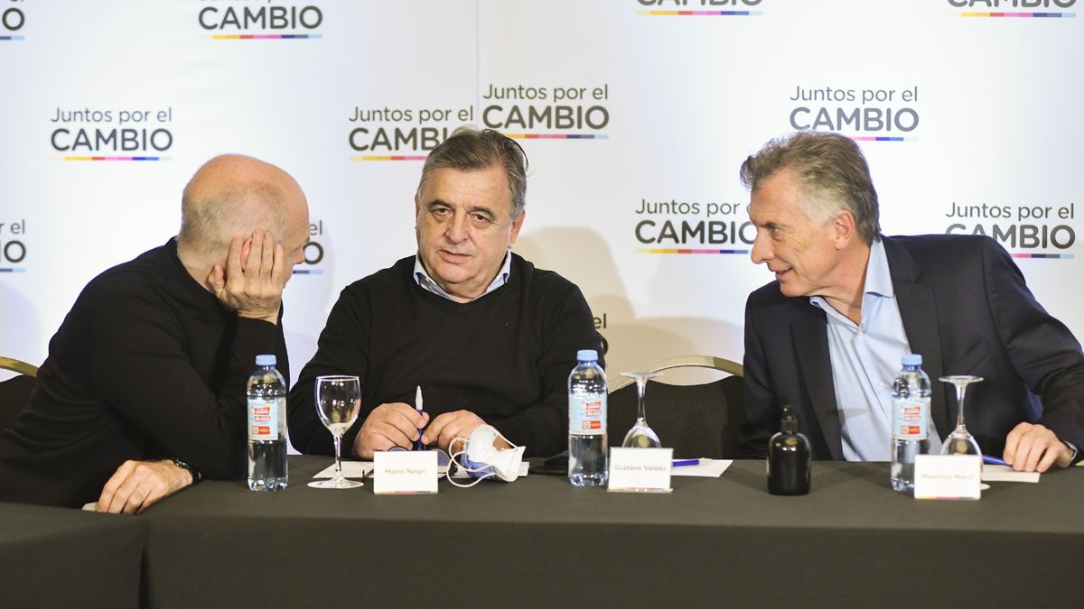 Figuras de Juntos por el Cambio. Horacio Rodr&iacute;guez Larreta, Mario Negri y Mauricio Macri.