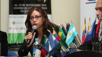 Tras sus dichos, la funcionaria ecuatoriana pidió disculpas a las familias y presentó su renuncia