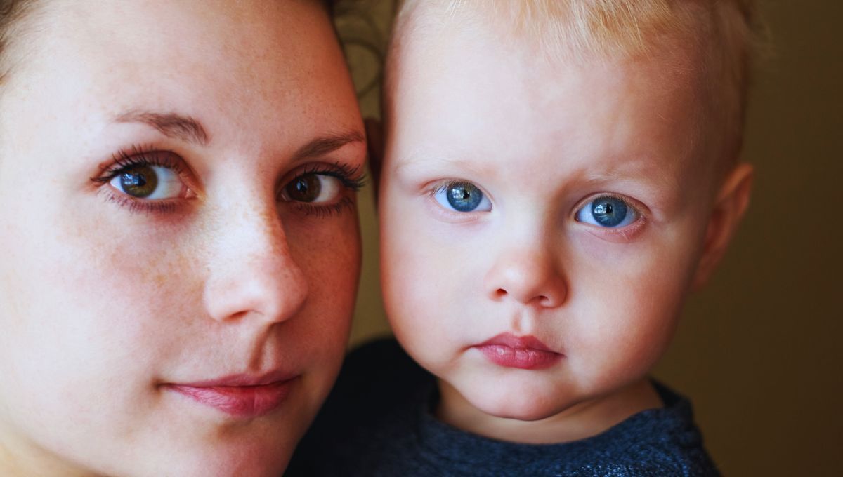 por qué algunos niños nacen con los ojos azules aunque sus padres los tengan marrones